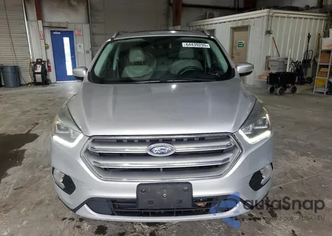 2017 Ford Escape Titanium из США, поврежденный, VIN 1FMCU9J9XHUB33366
